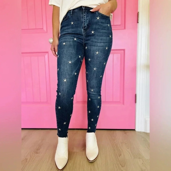 Judy Blue High Rise Starry Night Raw Edge Embroidered Skinny Jeans - Picture 2 of 11